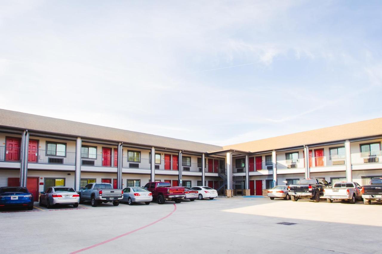 Palace Inn And Suites Baytown Exterior photo