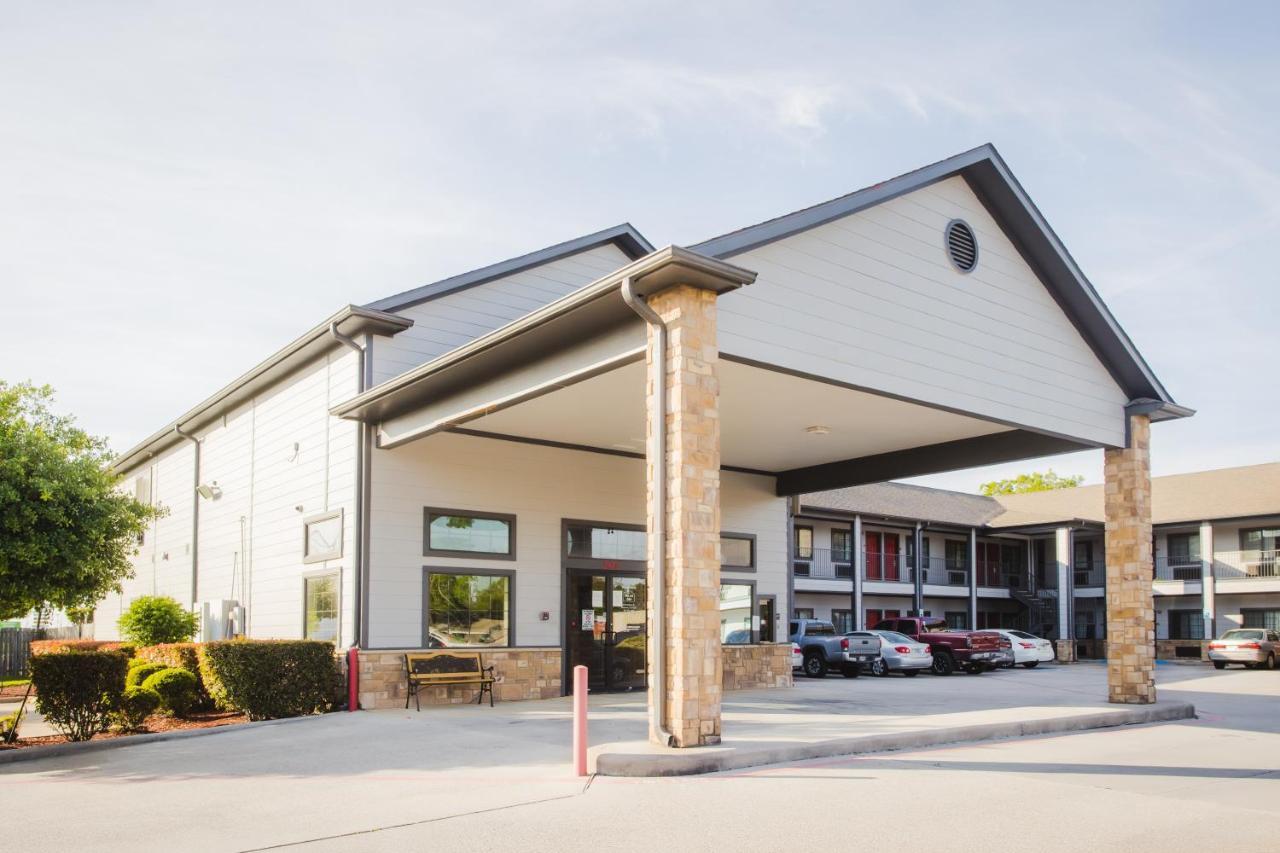 Palace Inn And Suites Baytown Exterior photo